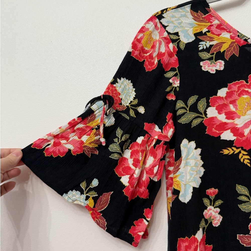 Billabong Floral Flowy Blouse - Picture 3 of 7